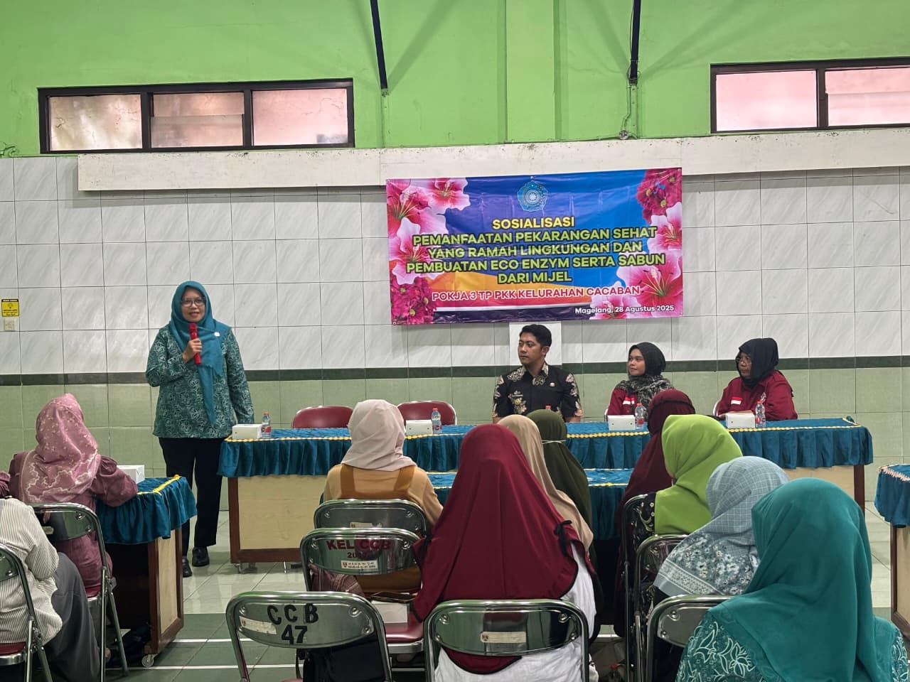 Read more about the article Sosialisasi Pemanfaatan Pekarangan Sehat dan Pembuatan Eco Enzym Serta Sabun Dari Mijel
