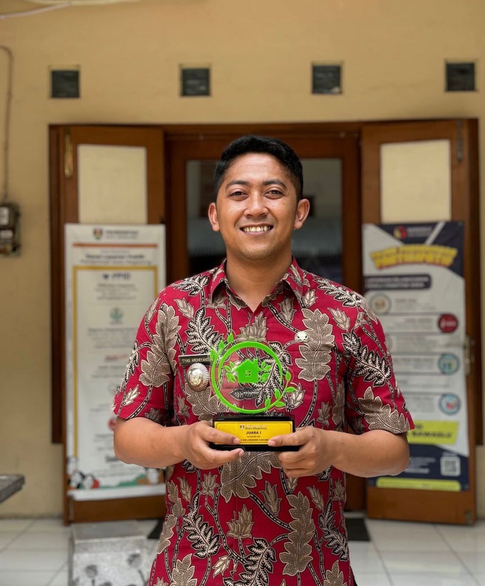 Penyerahan Hadiah Lomba Sanitasi