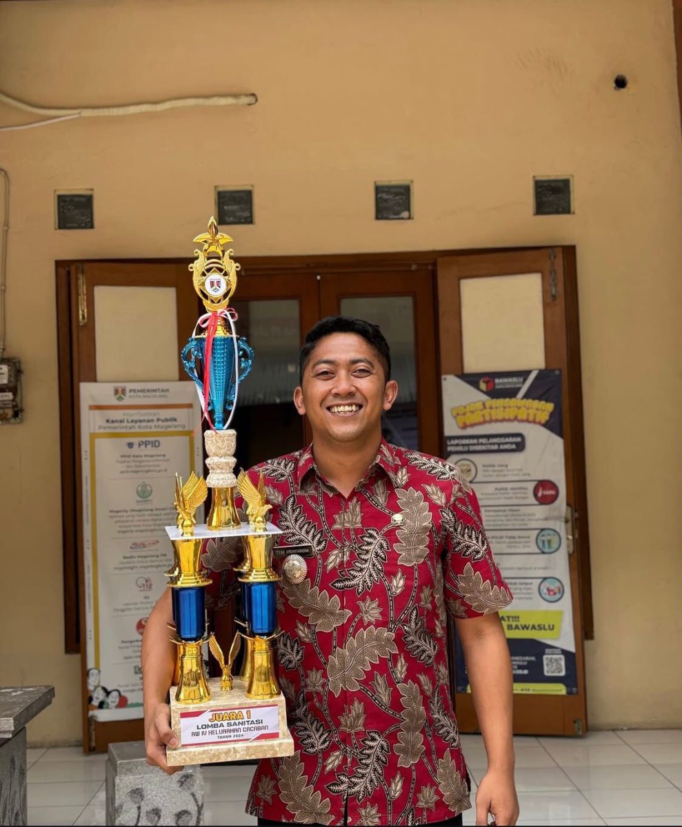 Penyerahan Hadiah Lomba Sanitasi