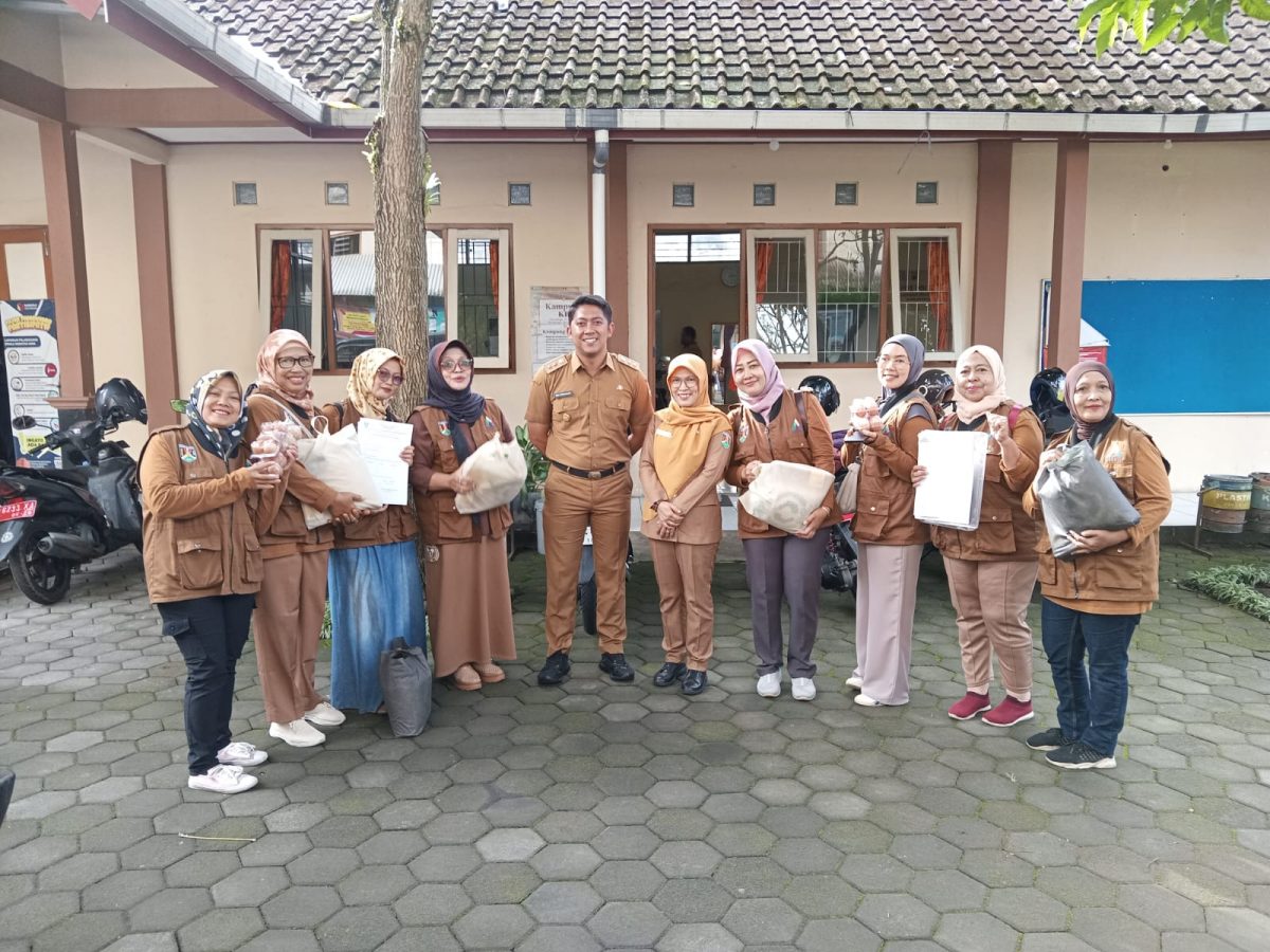 Penyaluran Bantuan Lansia